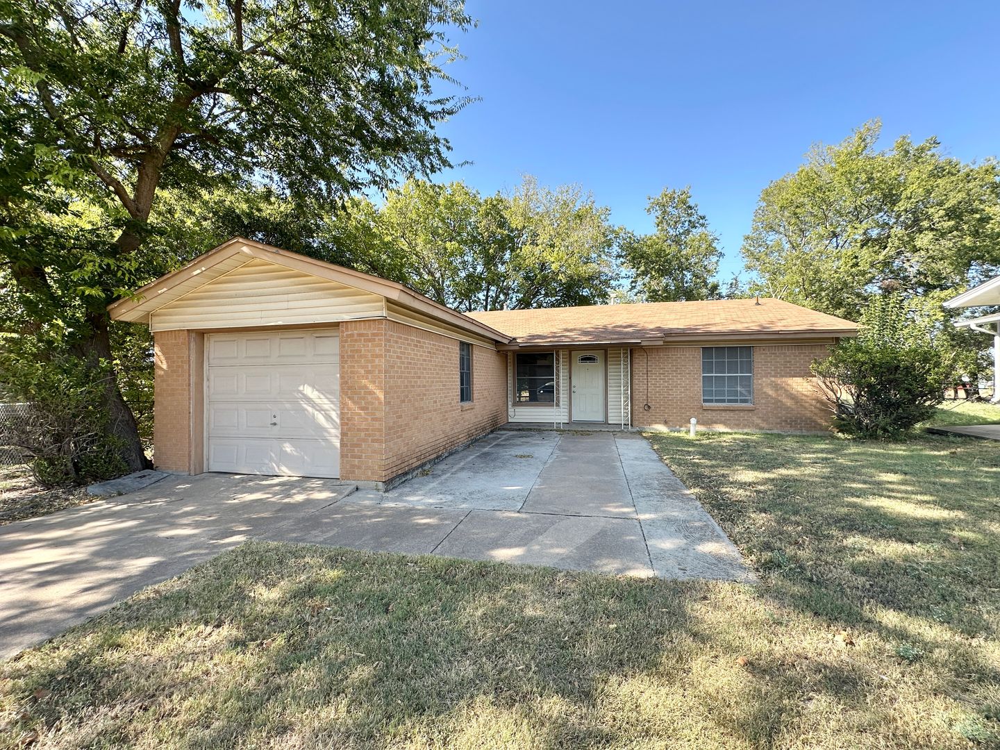 COPPERAS COVE House: 716 W AVE E