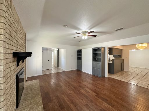 Listing photo thumbnail