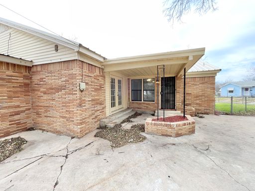 Listing photo thumbnail
