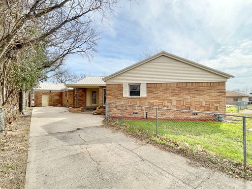 Listing photo thumbnail
