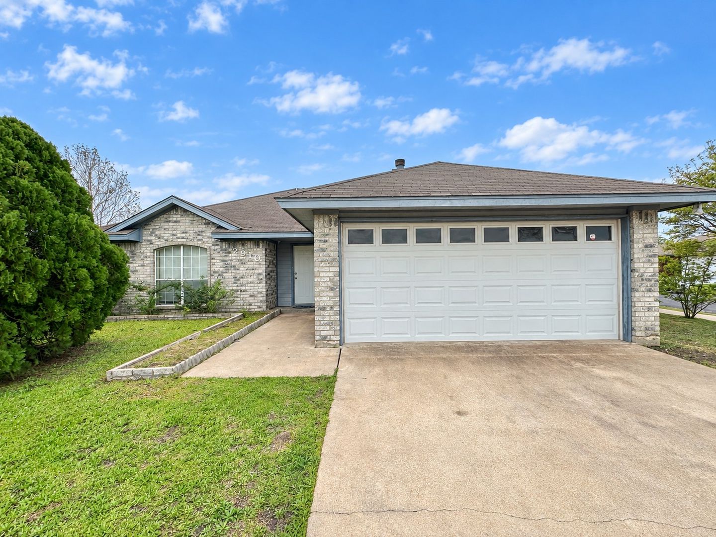Killeen House: 2910 Woodlands Dr