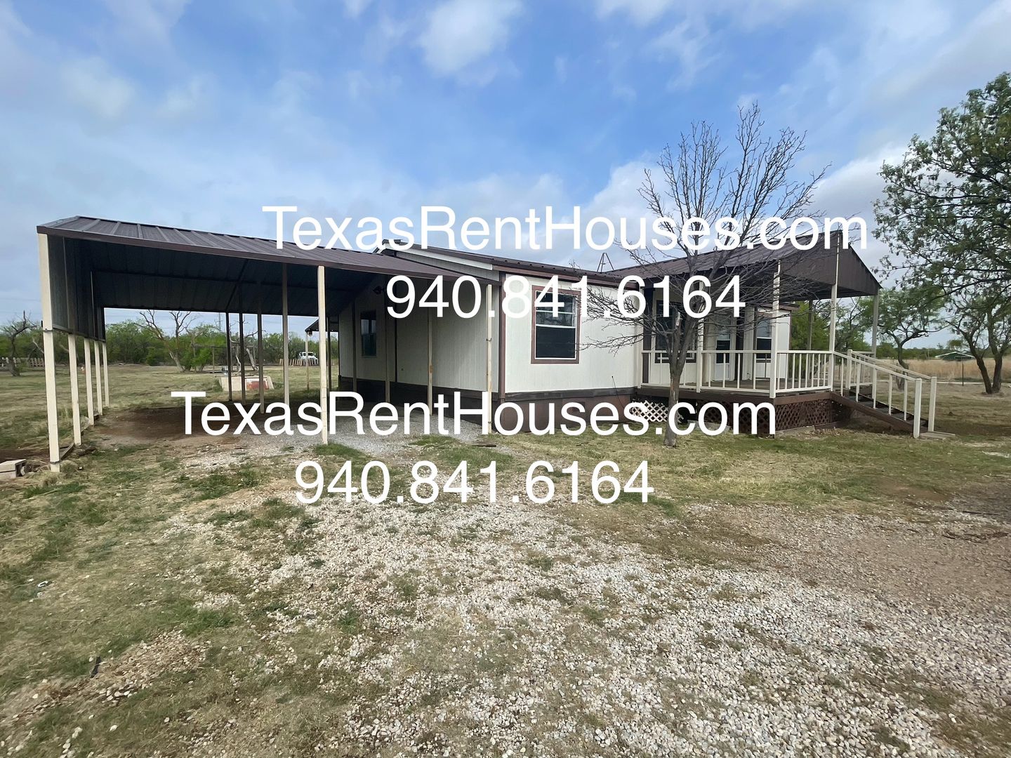 Iowa Park House: 12872 McFall Rd