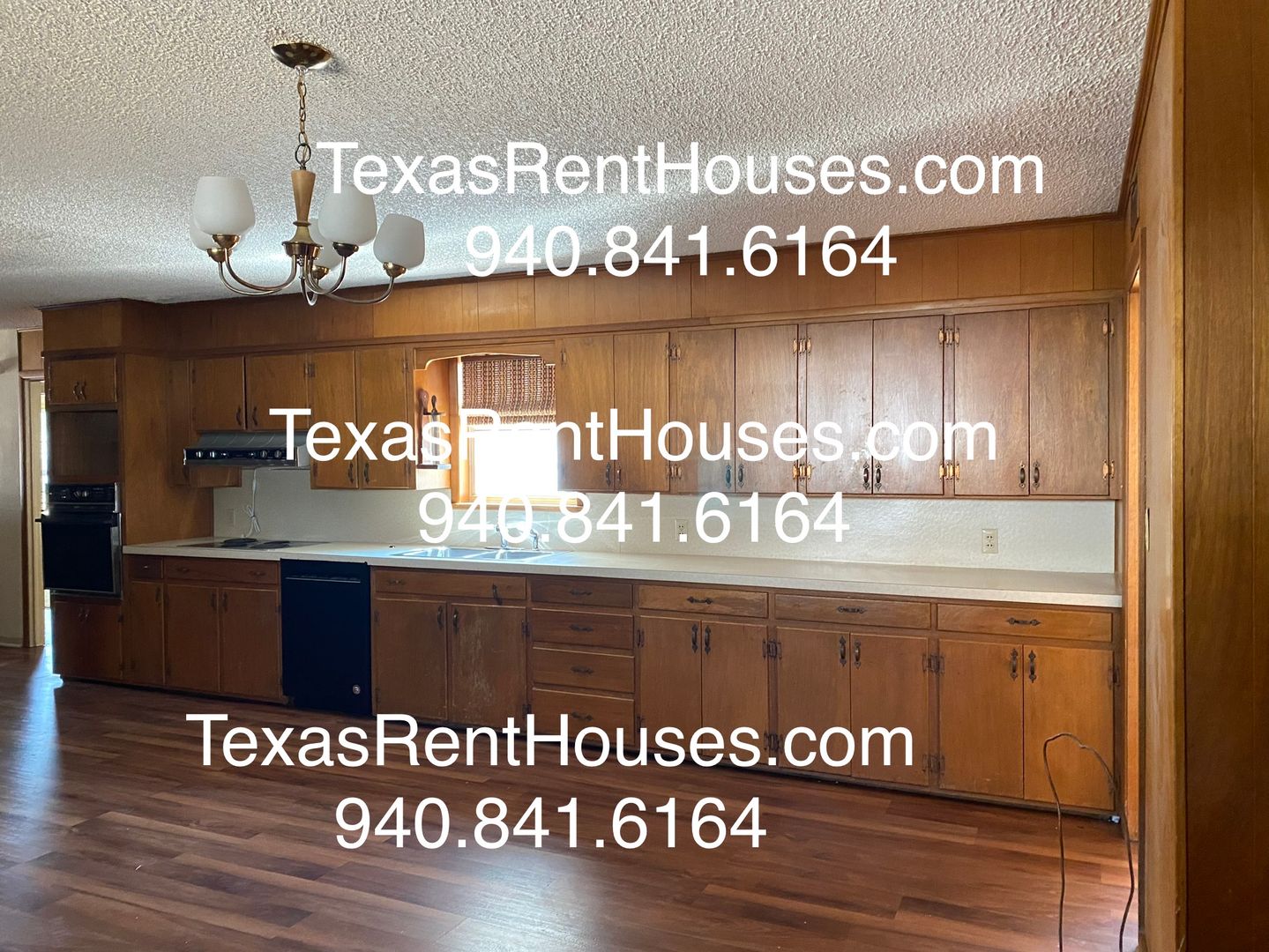 Throckmorton House: 1207 N. Reynolds