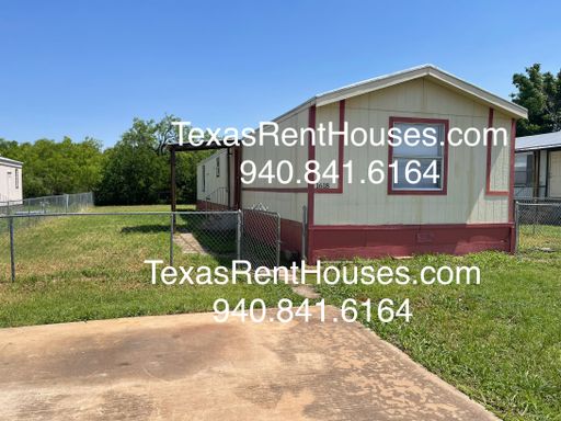 PET FRIENDLY - Pets are welcomed in this 3 bedroom 2 bath home with fenced yard – photo 1