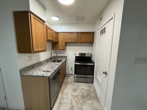 NEW Fall Contracts available - September 2026 to August 2027 2-Bedroom Apartment, Close to BYU campus – photo 1