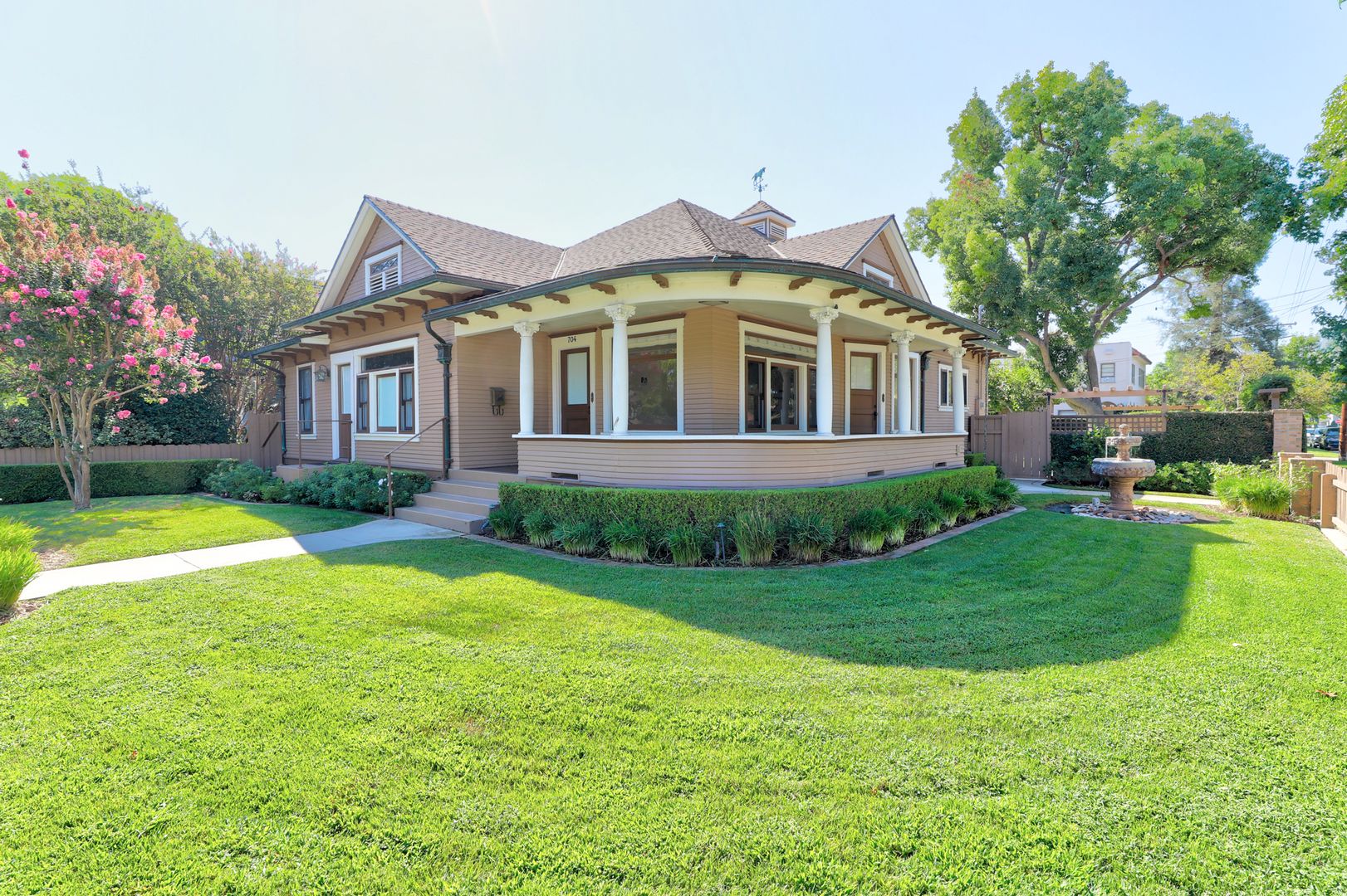 Orange House: 704 East Maple