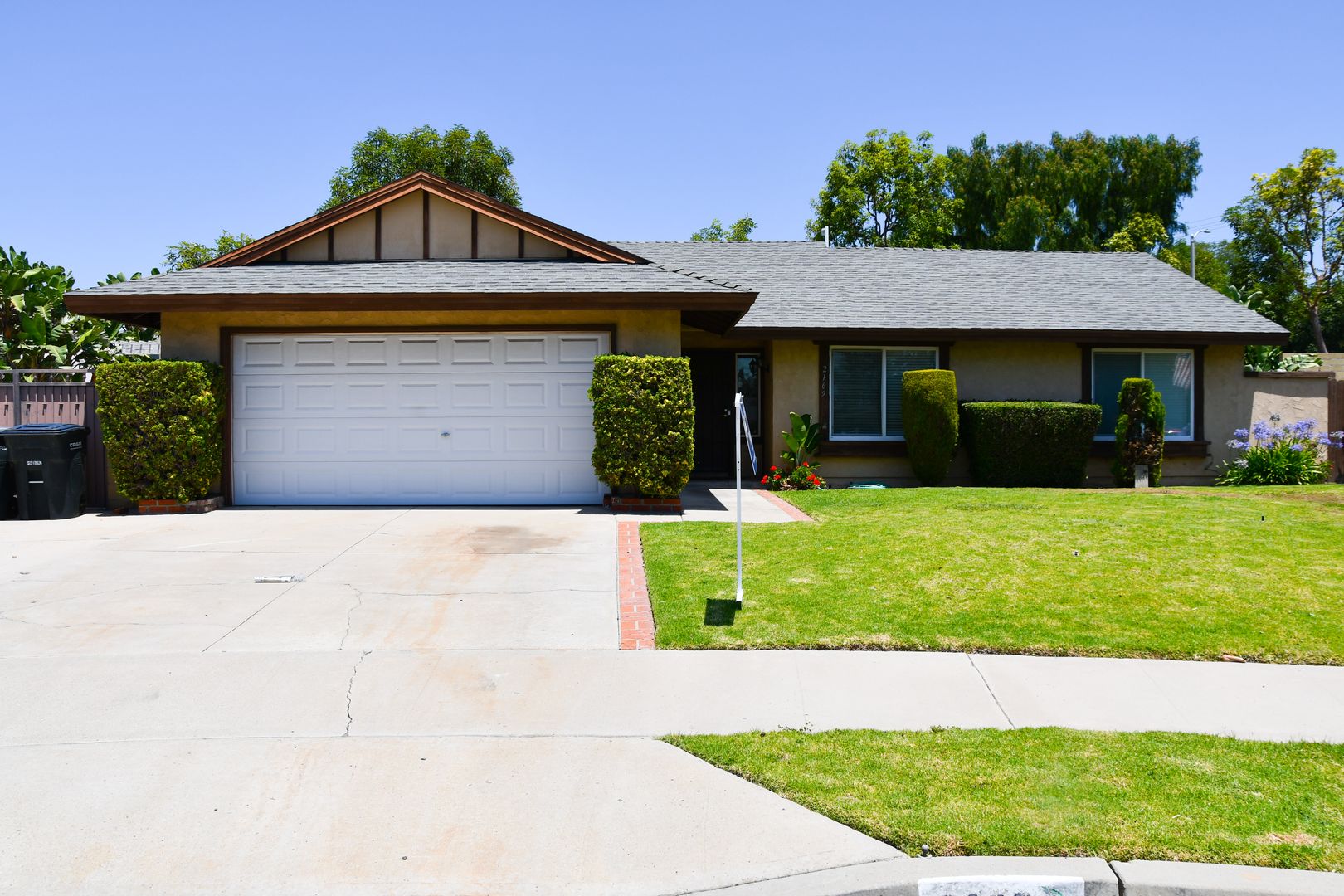 Orange House: 2169 North Mori