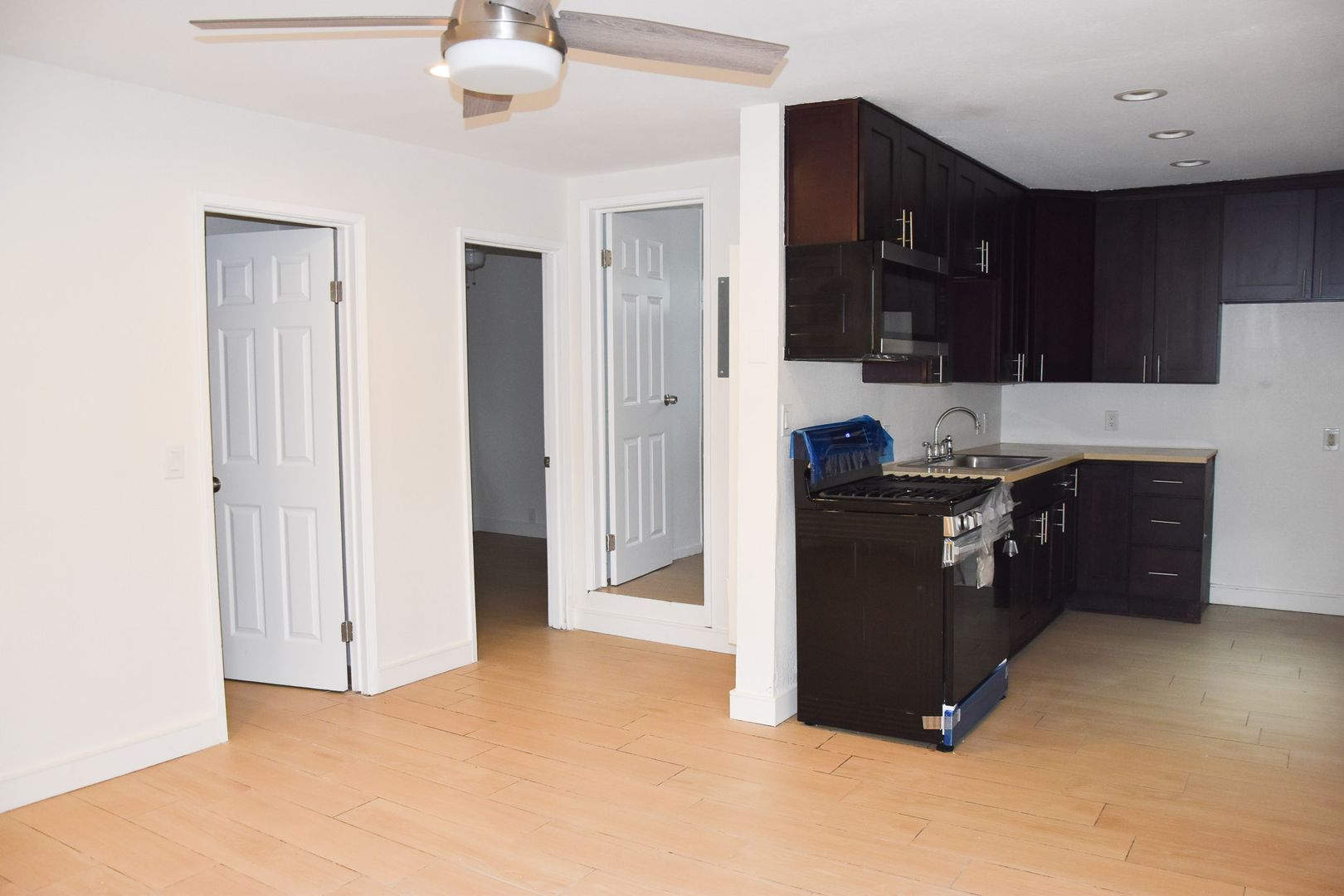 Orange Apartment: 1307 West Palmyra