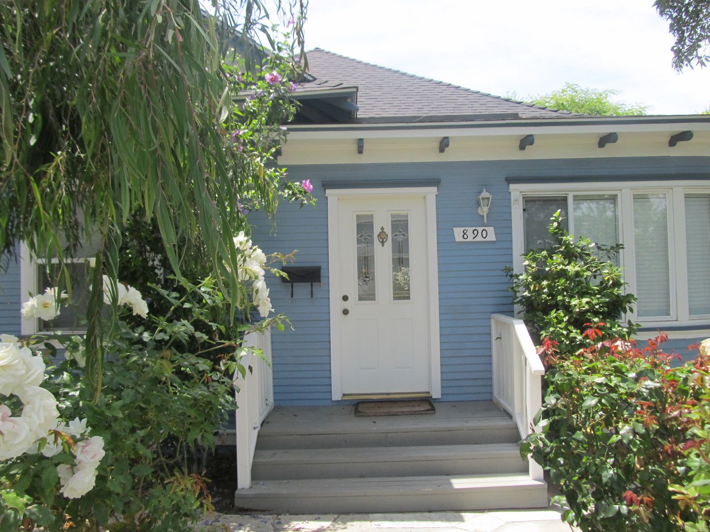 Orange House: 890 North Shaffer