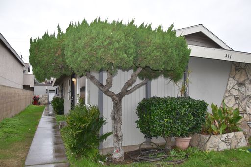 Front Unit Available – photo 1