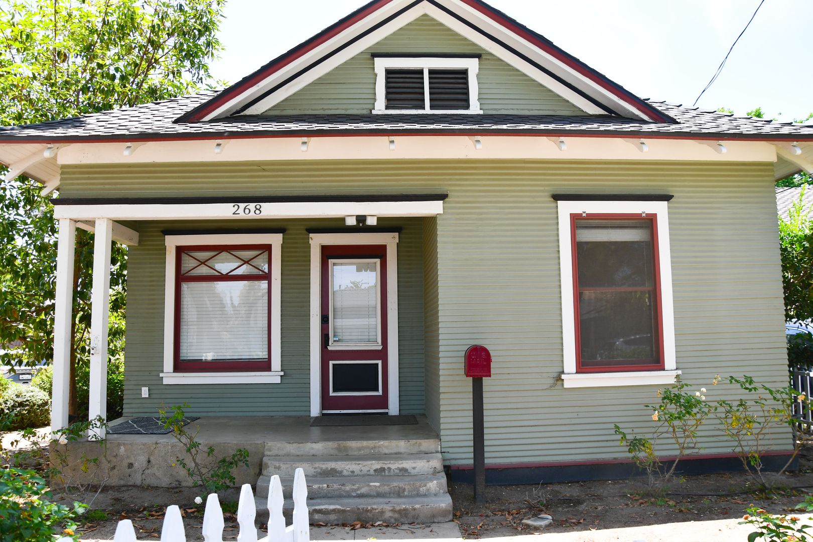 Orange Apartment: 264-268 North Grand