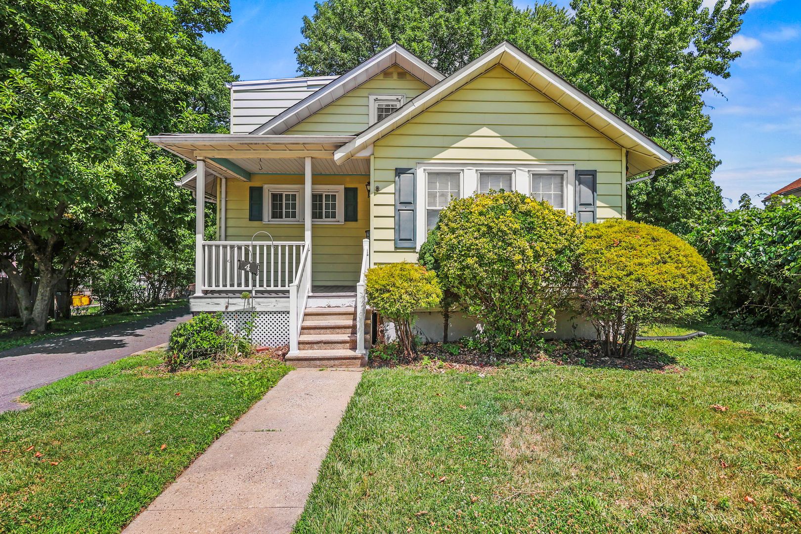 Ewing House: 4 Thurston ave