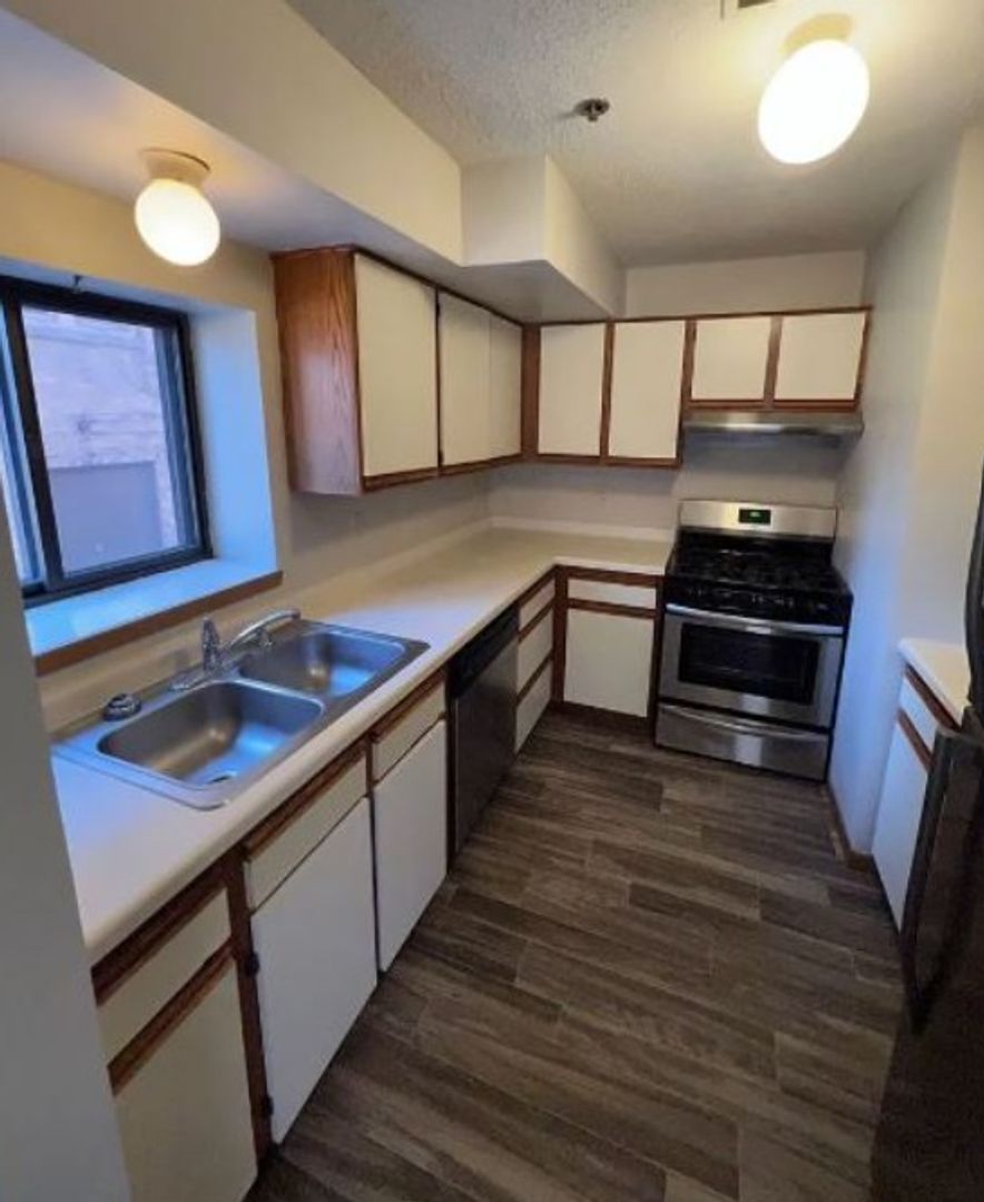 St. Paul Apartment: 744 Ashland Ave.