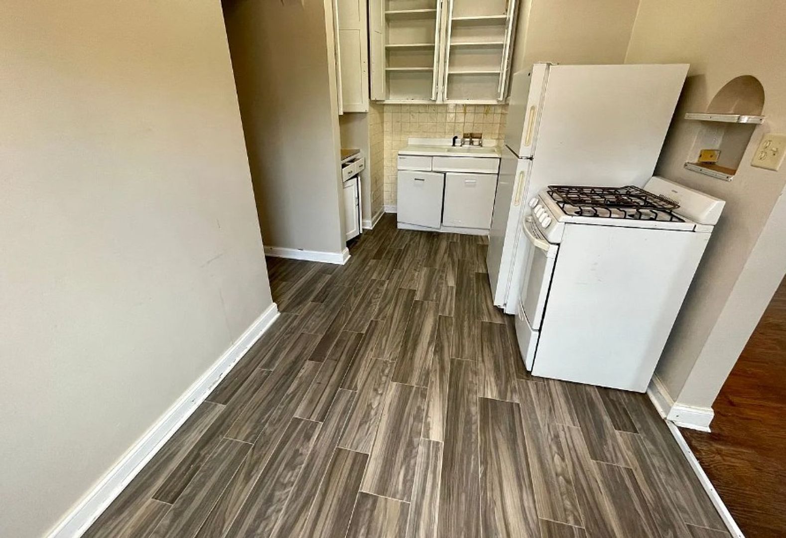 St. Paul Apartment: 1784 Selby Ave.