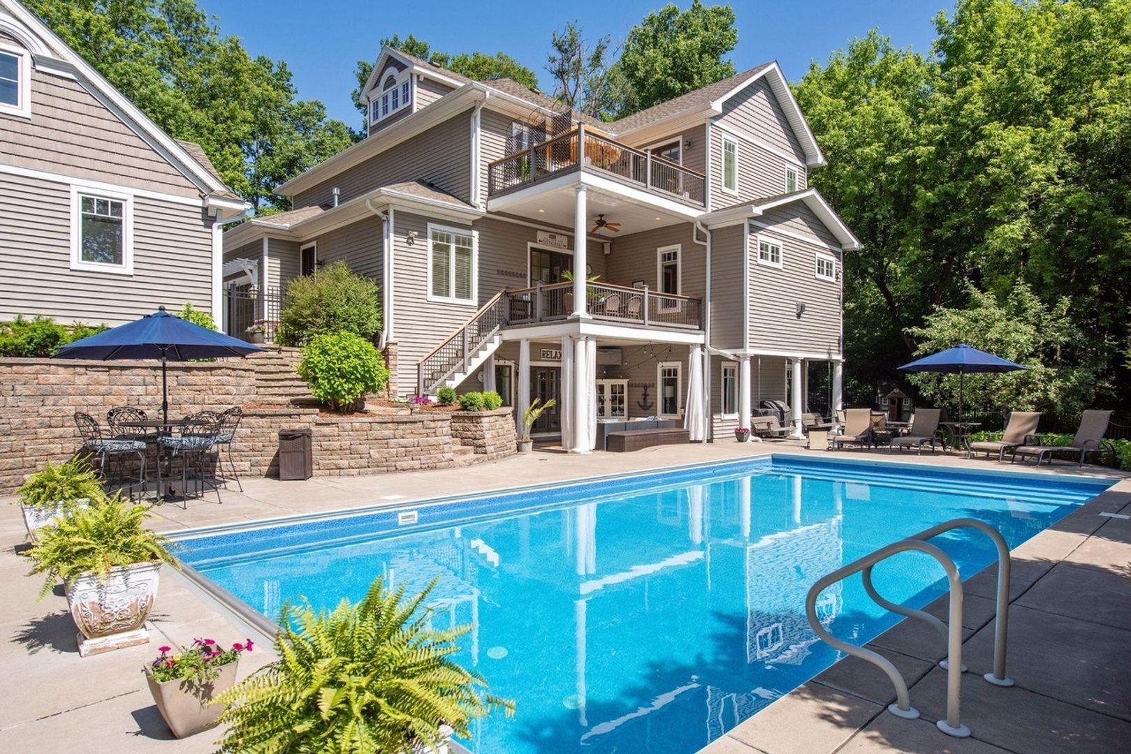 Minnetonka House: 3632 Rainbow Dr.