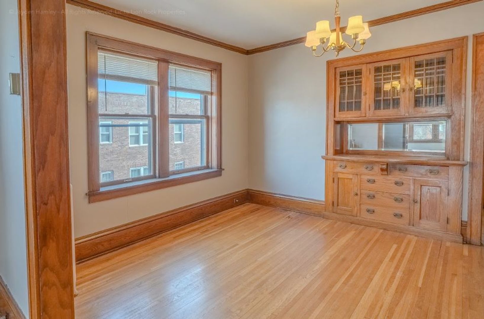 St. Paul Apartment: 1702 Hague Ave