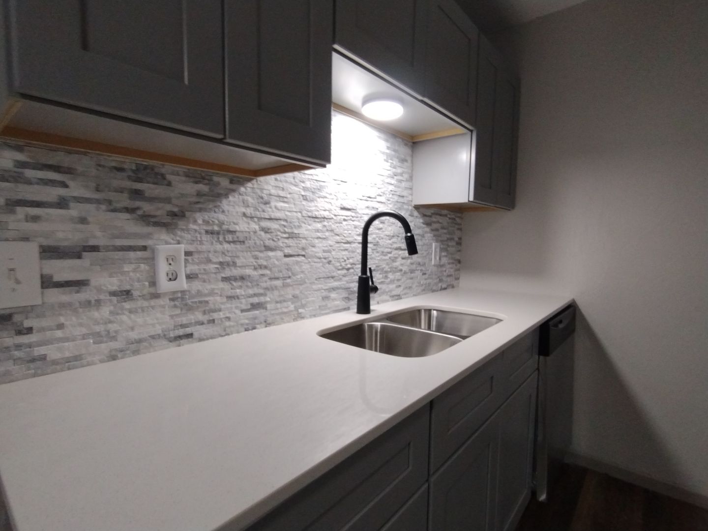 Mound Apartment: 5616 Grandview Blvd.