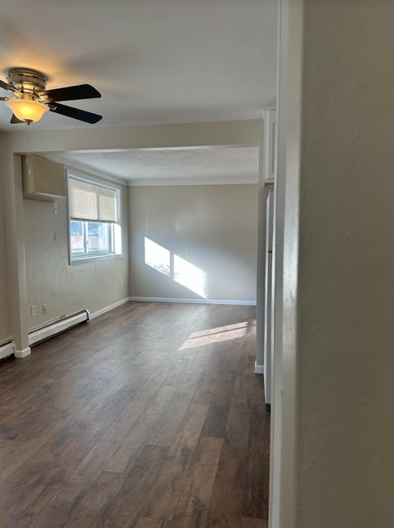 Newport Apartment: 1650 10th Ave.