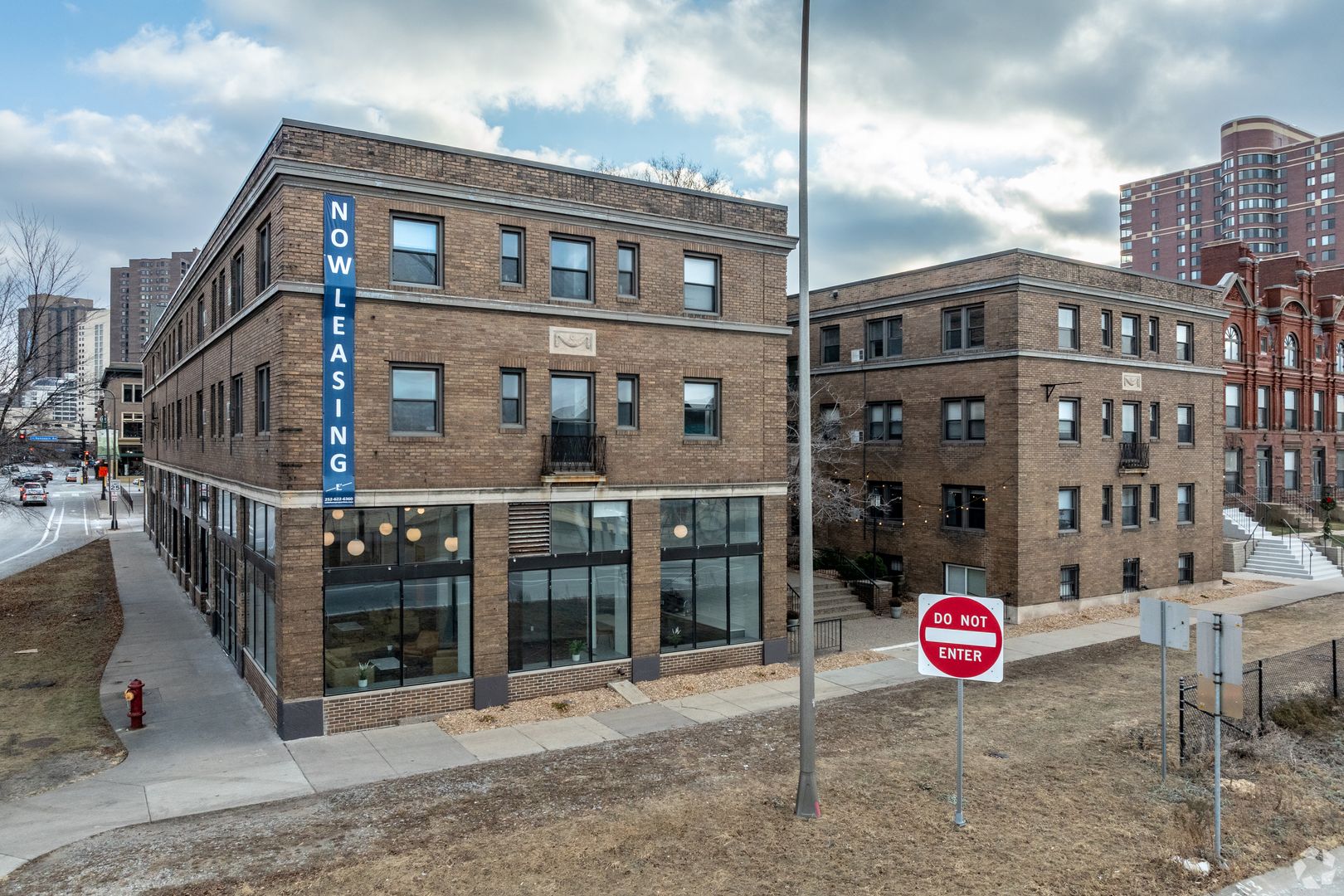 Minneapolis Apartment: 1205 Hawthorne Ave