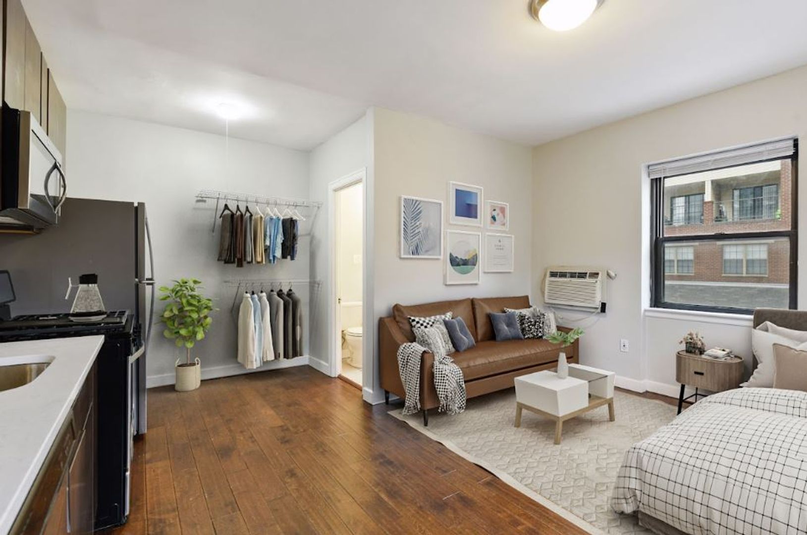 Minneapolis Apartment: 1205 Hawthorne Ave