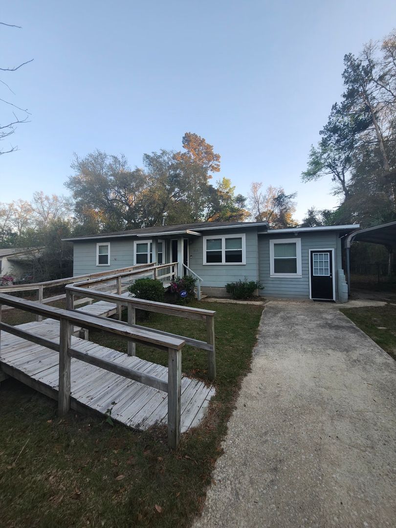 Tallahassee House: 301 Gaile Avenue