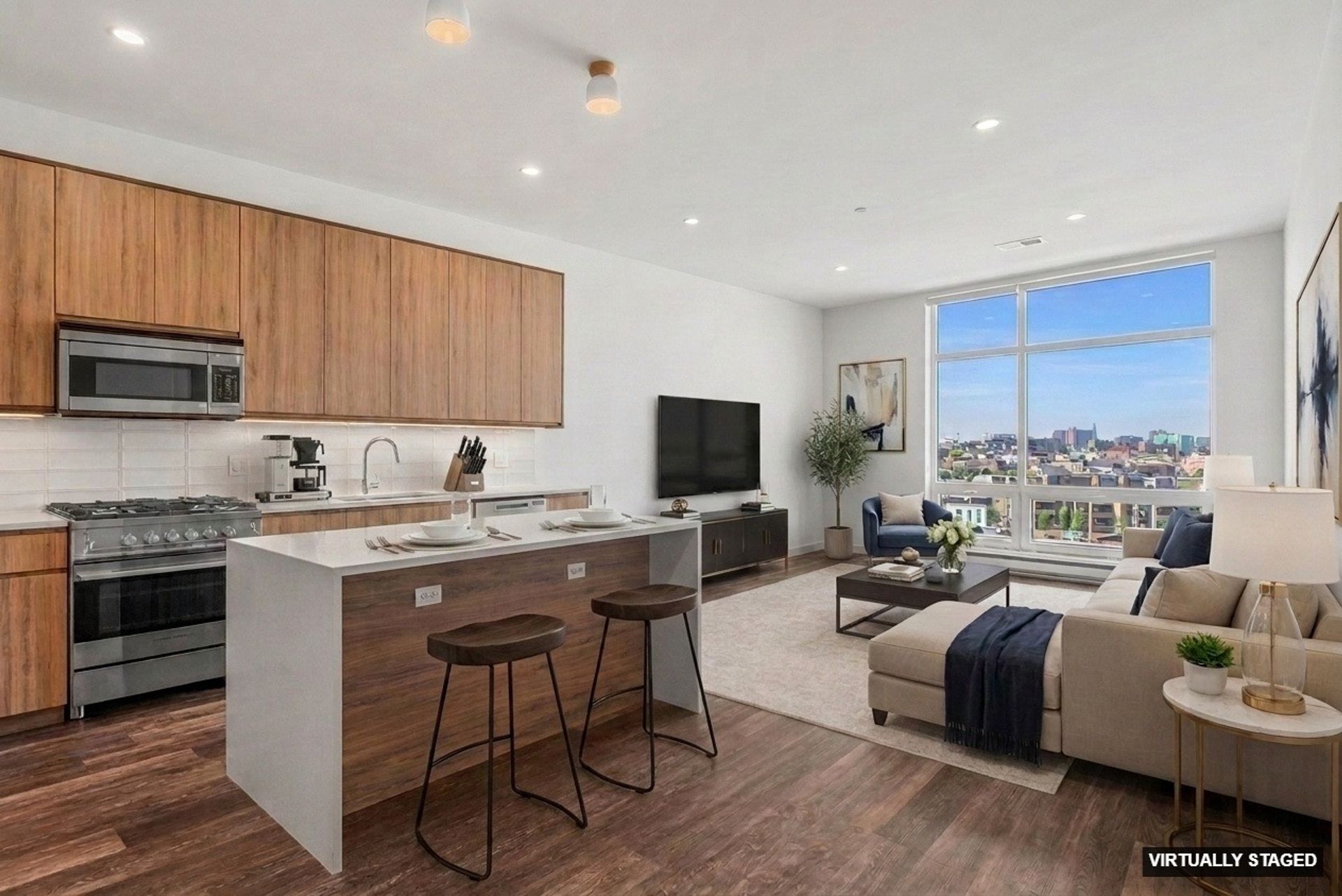 Chicago Apartment: 1122 W. Chicago Avenue