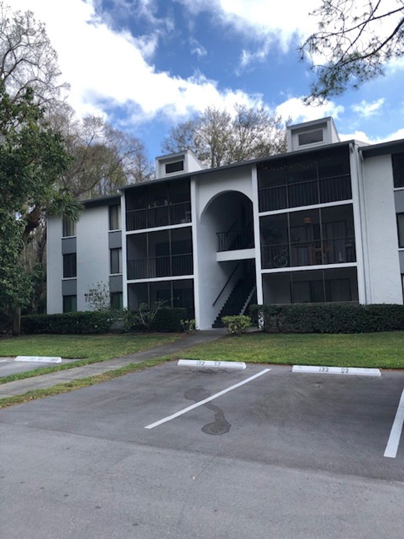 Tarpon Springs Condo: 1372 Pine Ridge Cir E