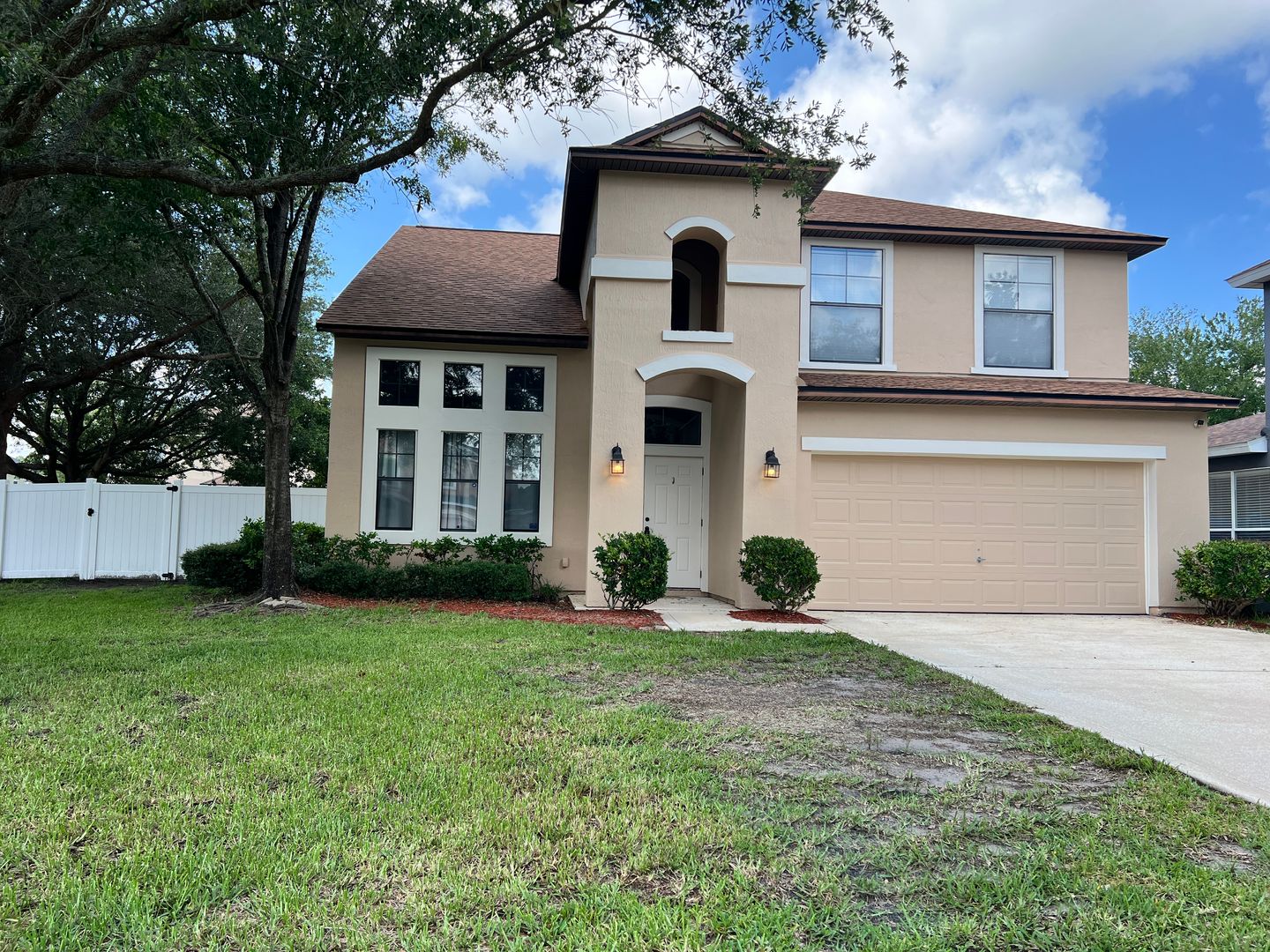 Jacksonville House: 13491 Teddington Lane