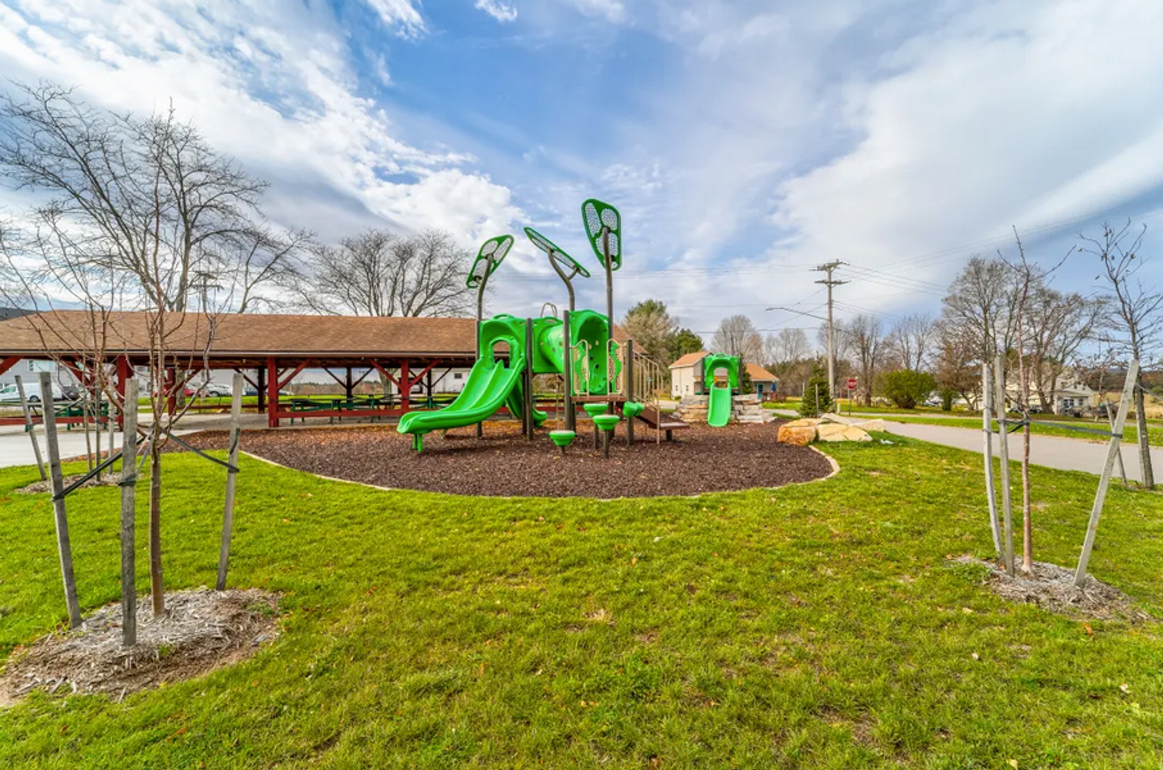 Neillsville Apartment: 216 Sunset Place