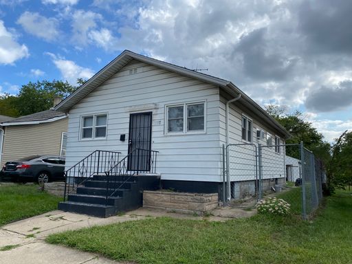 3 Bedroom Home in Gary – photo 1