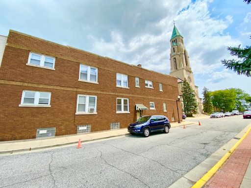 Spacious 2 Bedroom Apartment in Whiting