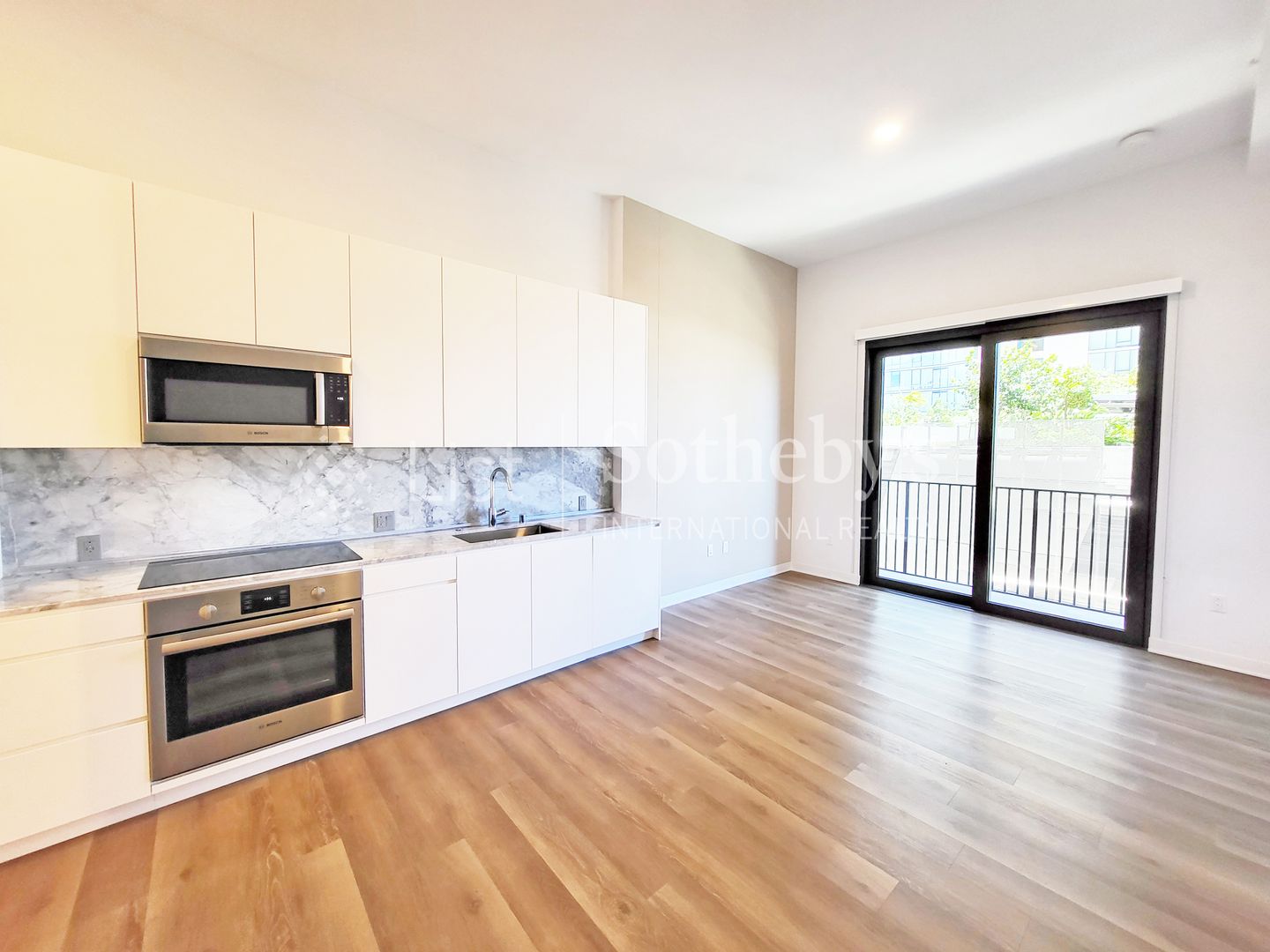 Honolulu Condo: 987 Queen St #806