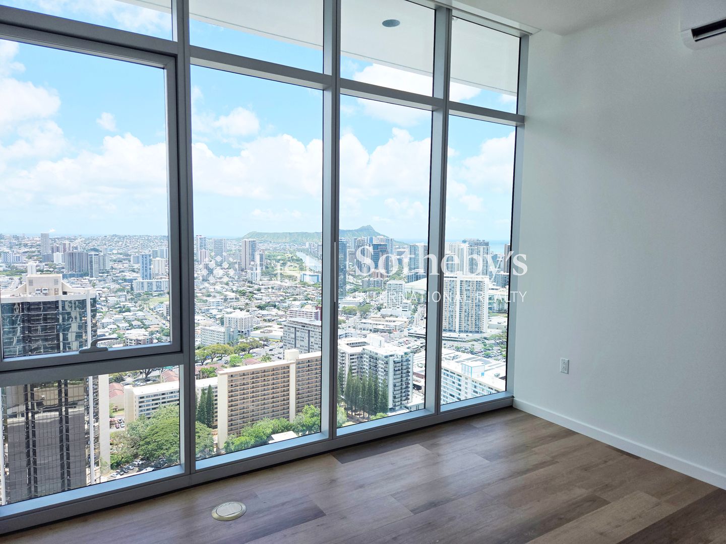 Honolulu Condo: 1515 Liona St. #4401L