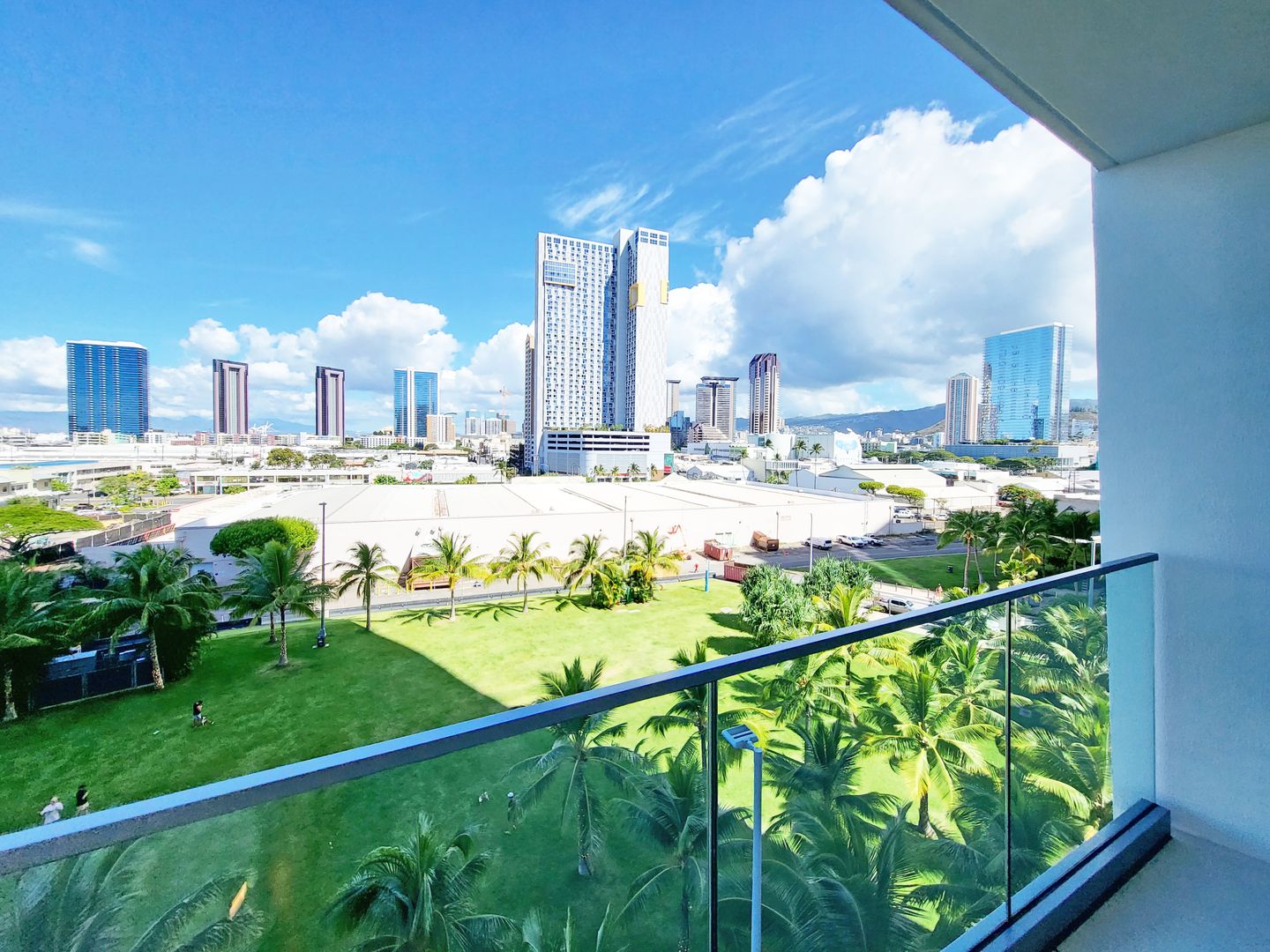 Honolulu Condo: 1000 Auahi St #611