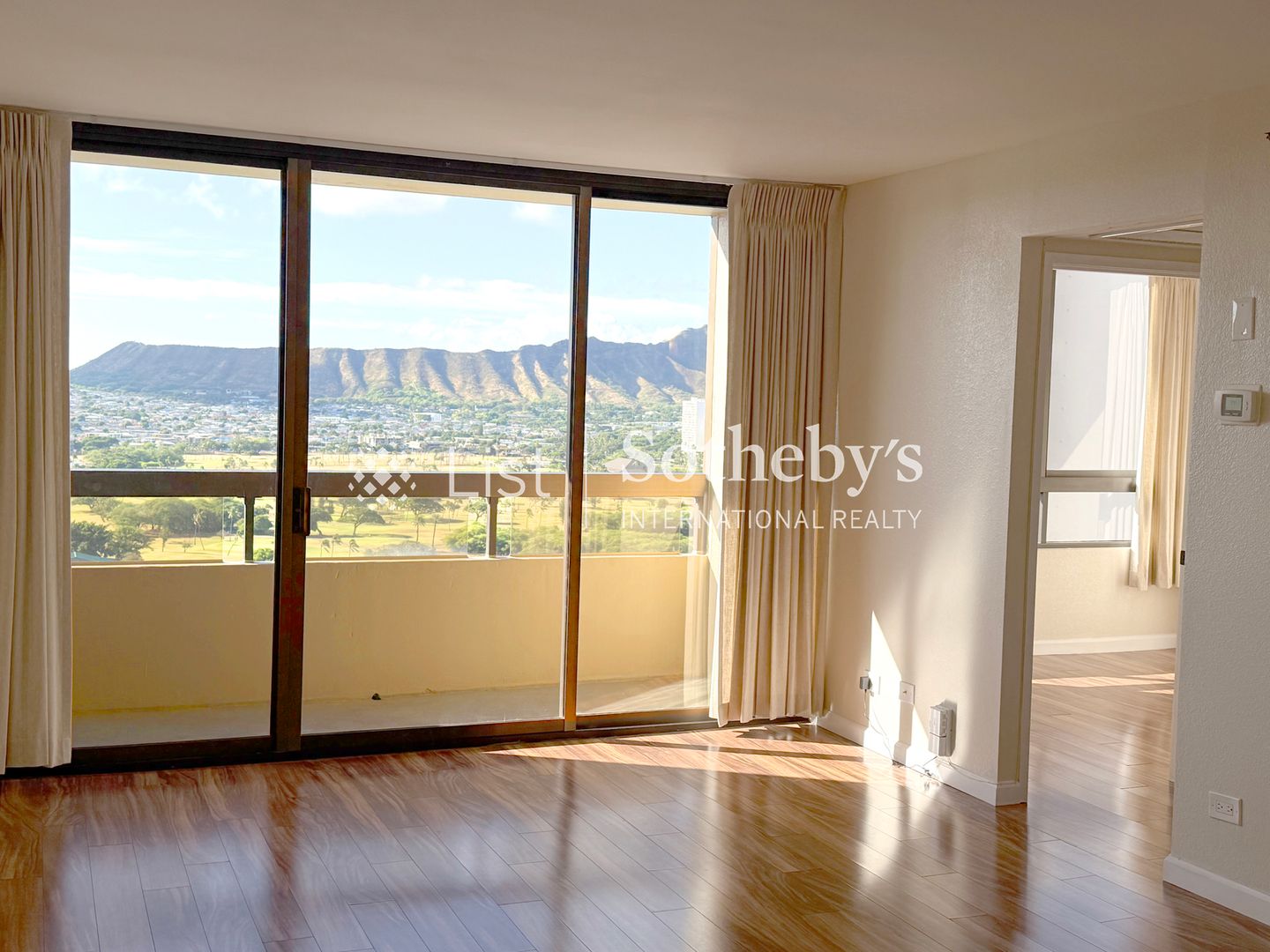 Honolulu Condo: 2499 Kapiolani Blvd. #2703