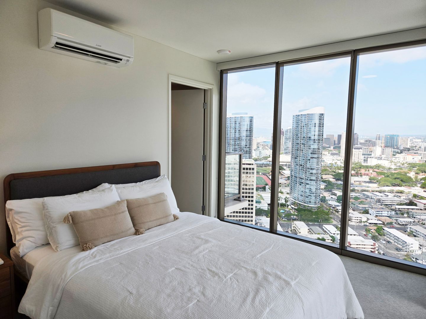 Honolulu Condo: 1388 Kapiolani Blvd. Apt 3411