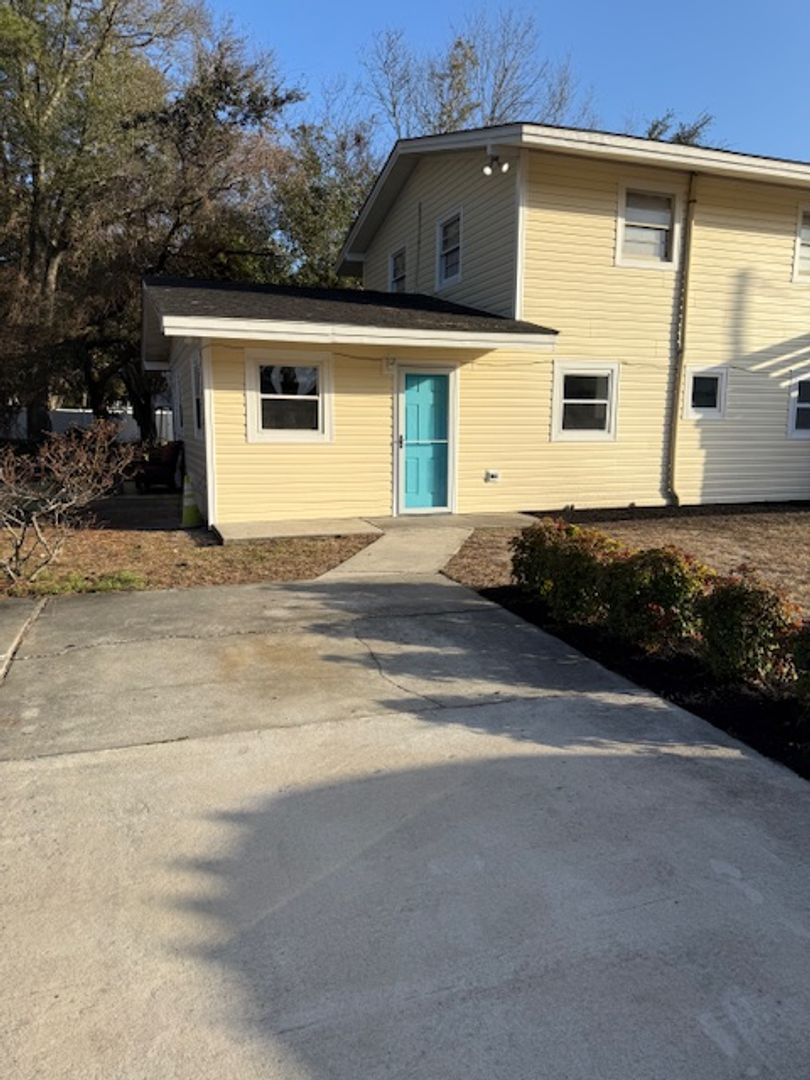 Surfside Beach House: 218 B 15th Ave S