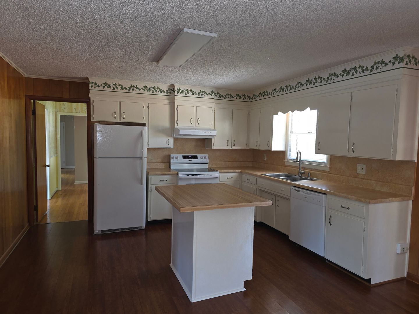 3322 HART ST 4 of 12