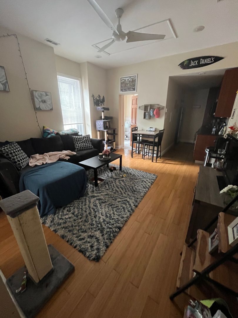 Philadelphia Apartment: 1900 Spring Garden Street