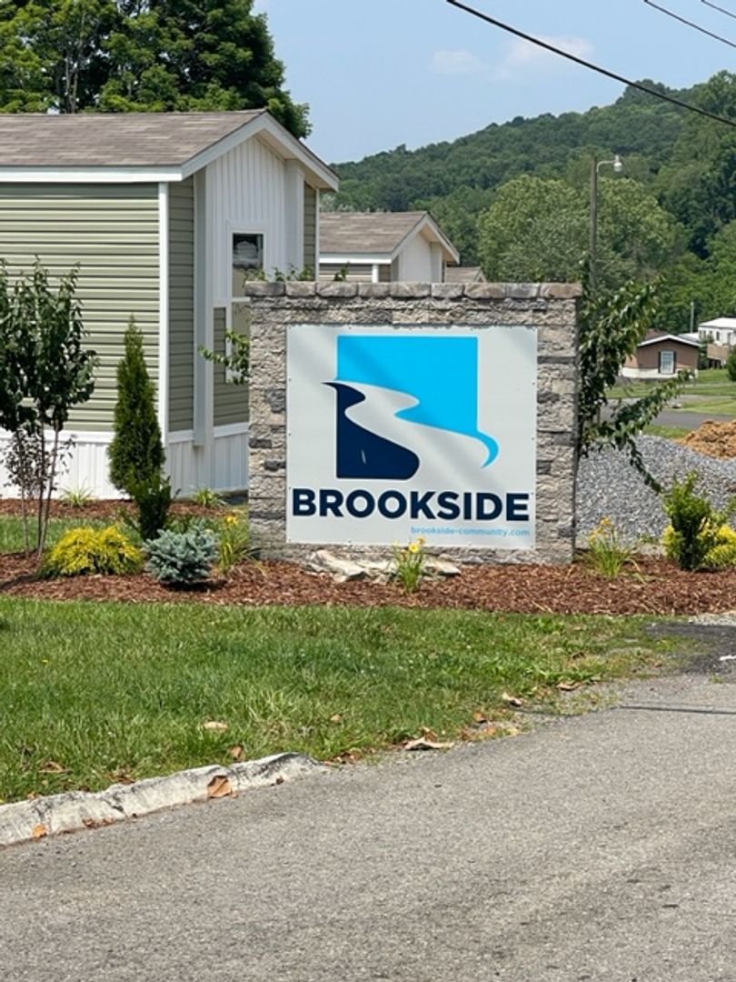 Bristol Apartment: 110 Brookside Drive