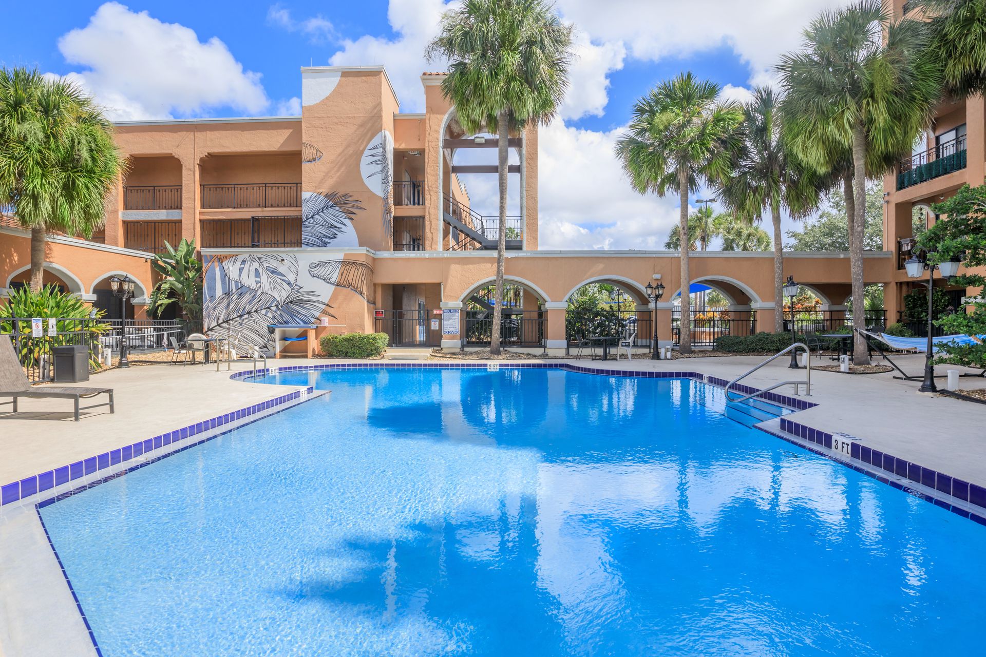 Kissimmee Apartment: 4018 West Vine Street