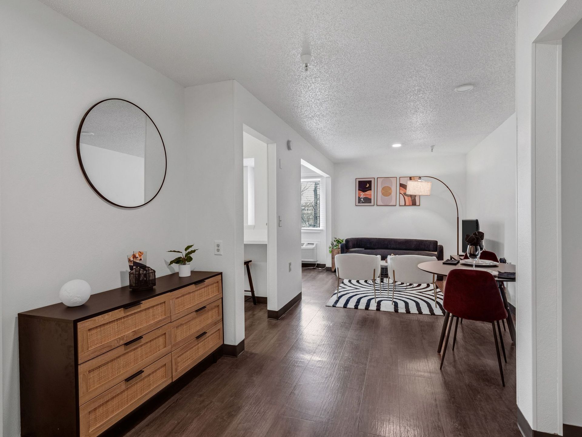 Charlotte Apartment: 123 E McCullough Dr