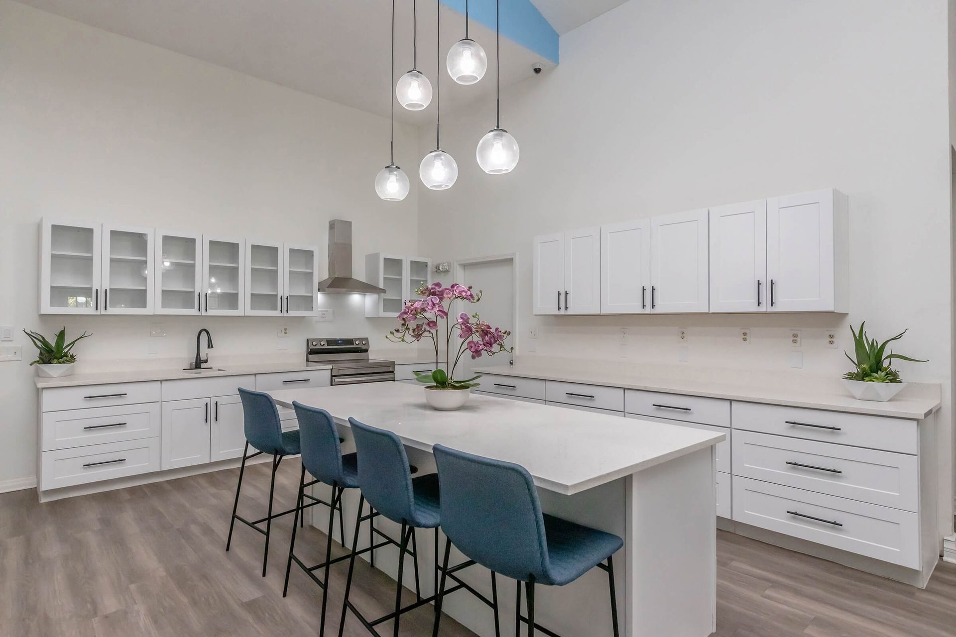 Jacksonville Apartment: 7071 103rd St