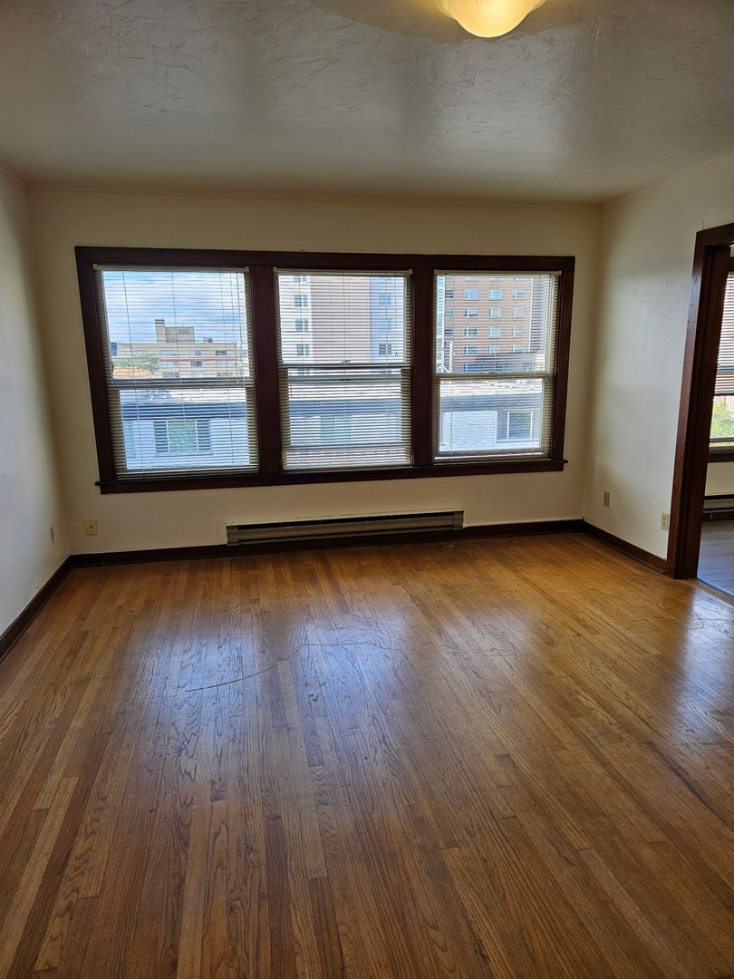 Seattle Apartment: 16 Valley Street