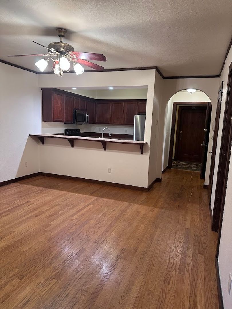 Seattle Apartment: 16 Valley Street