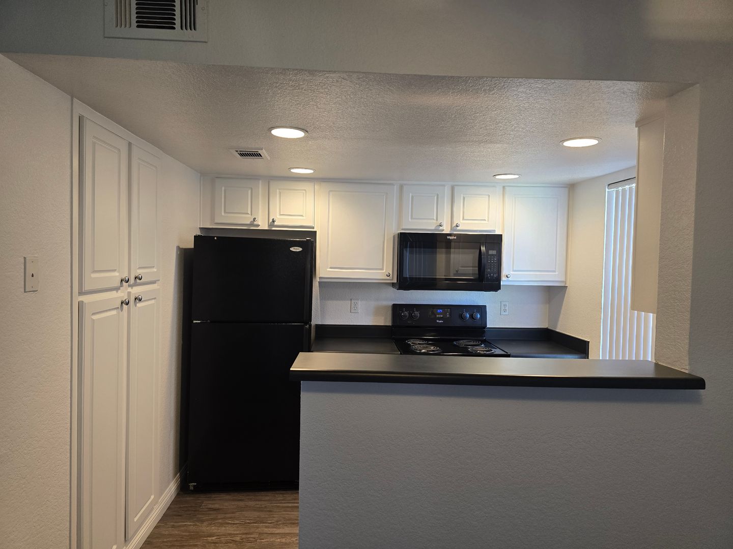 Riverside Apartment: 3957 Pierce Street