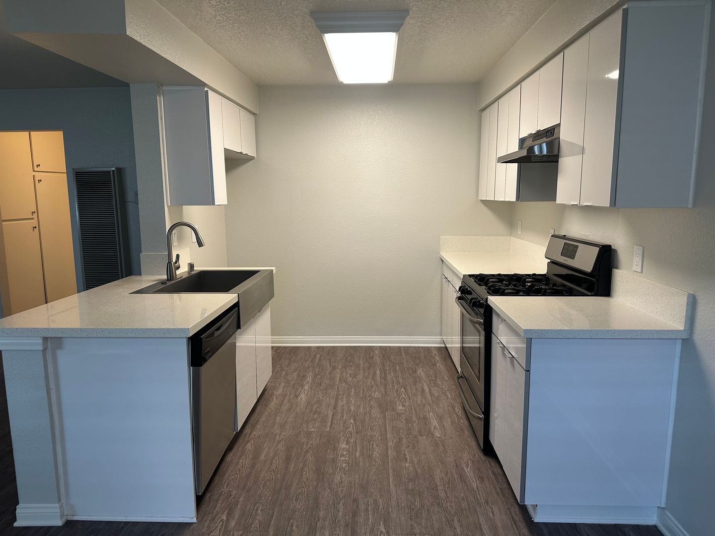 Lakewood Apartment: 5800 South Street