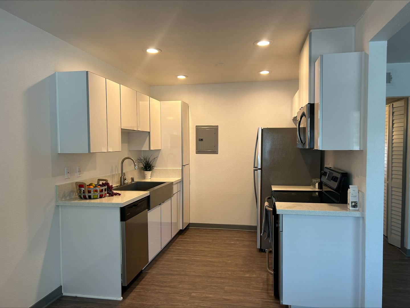 Fullerton Apartment: 2656 Associated Road