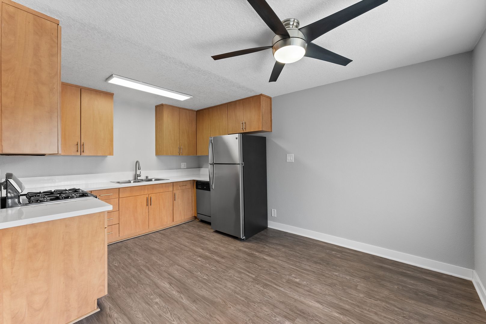Long Beach Apartment: 1718 Ximeno Avenue