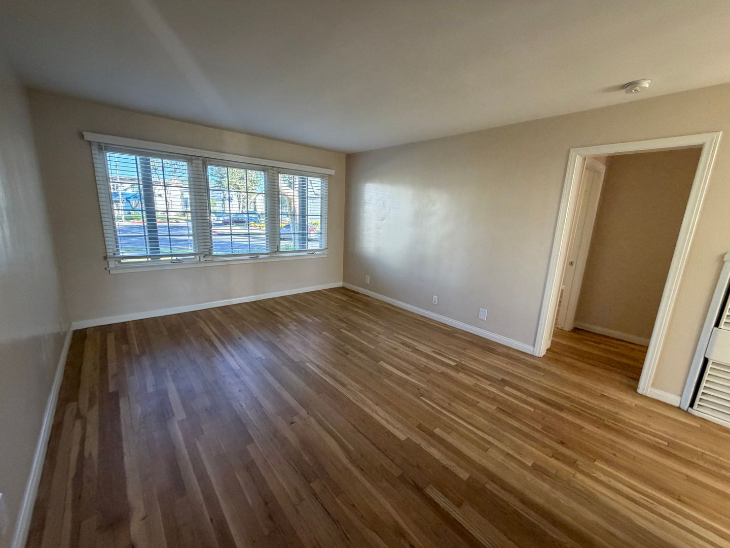 Montebello Apartment: 336 N. Garfield Avenue